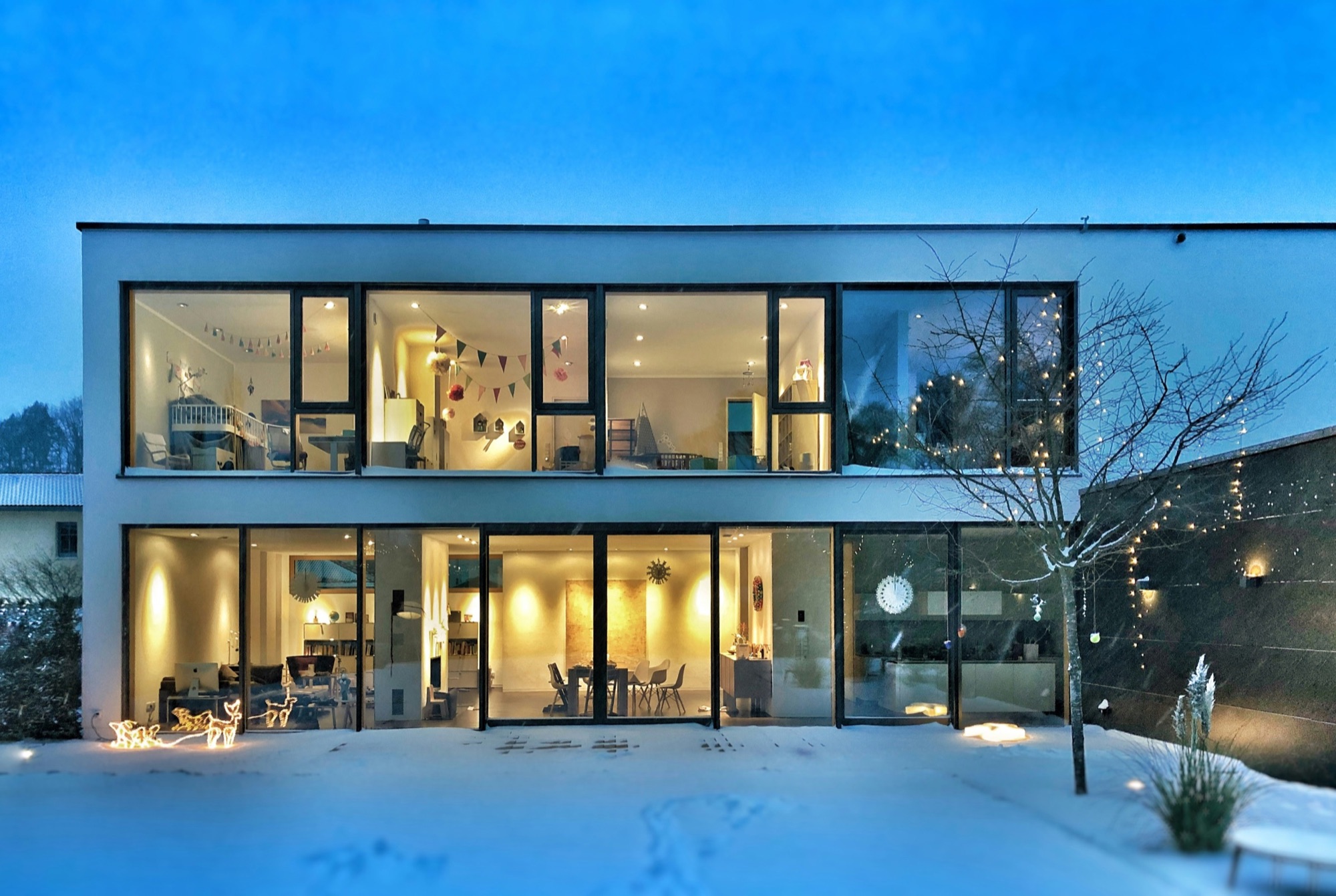 Custom residence in the GTA with floor-to-ceiling European aluminum windows by Vireo Homes